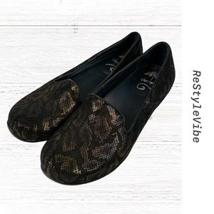 DANSKO Women’s Size EU 40 9.5-10US Shoes Slip On Clogs Snakeskin Print Leather